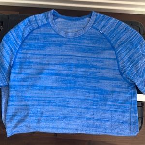 Lululemon men’s XS workout shirt